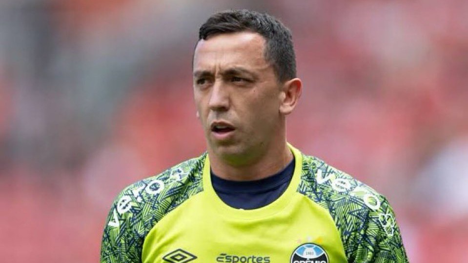 Gremio aceptó la última oferta de 1.5M por el 100% de la ficha. Firmará contrato de 2 años con opción a uno más.