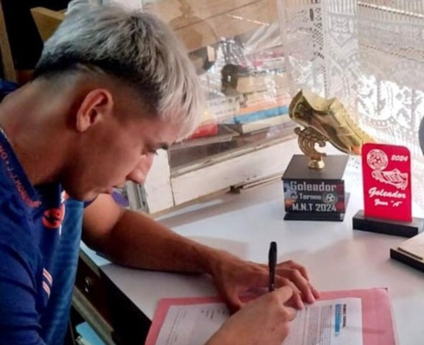 Florentín ya firmó su contrato.