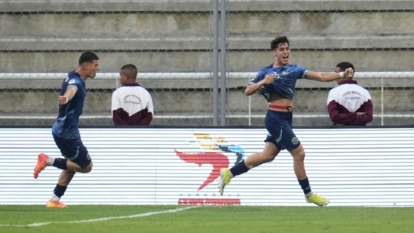 Paraguay remonta para arrancar el Sudamericano Sub 20 con un importante triunfo.