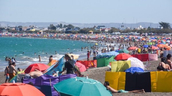 Ofertas atractivas provocaron la presencia de la gente en Playa Unión.