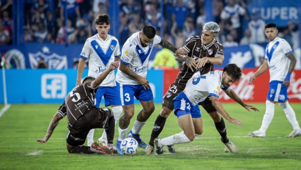 En un partido muy trabado, Platense ganó en el final.