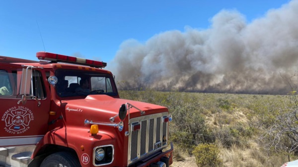 Se está trabajando en un foco puntual del incendio, paralelo a la ruta provincial N°1.