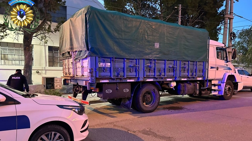 El camión fue recuperado y entregado a su dueño.