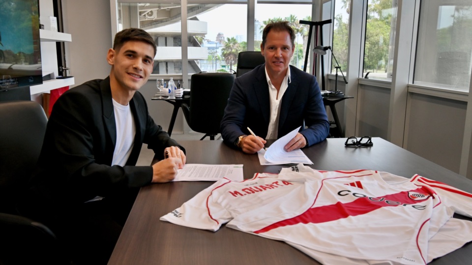 Martínez Quarta firmó su contrato.