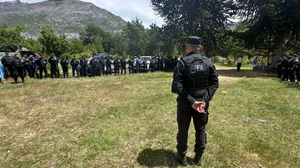 Efectivos de la Policía Federal que intervino en el procedimiento de desalojo.