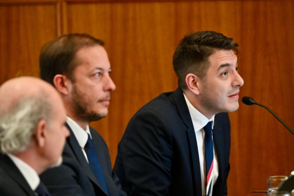 Franco, Froment y Olazábal, sufriendo el rigor de Raidan.