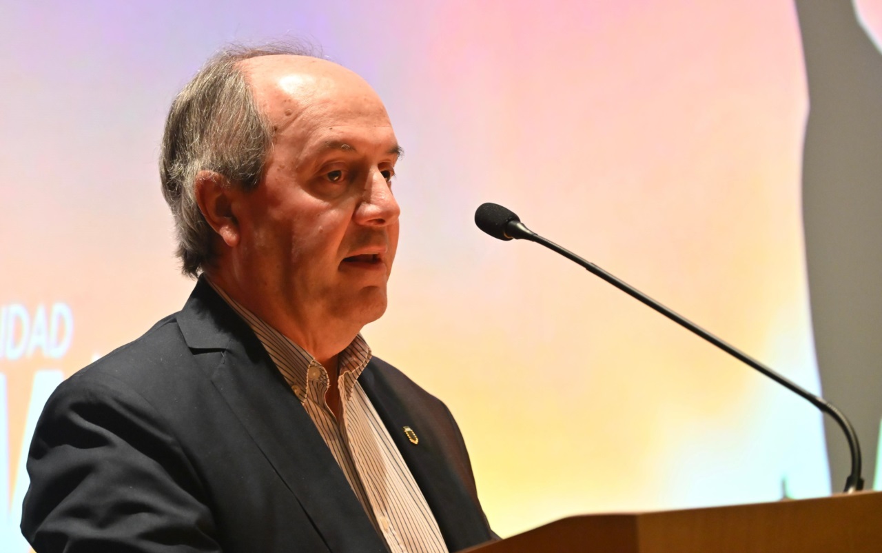 El presidente de la FAPED Santiago Veiga le dio la bienvenida a todos sus colegas. (Foto: Daniel Feldman).