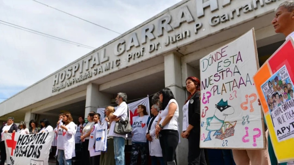 El Hospital Garrahan decidió hacer una movilización el sábado hacia la residencia presidencial. Fotografía: Agencia Noticia Argentinas /Juan Vargas