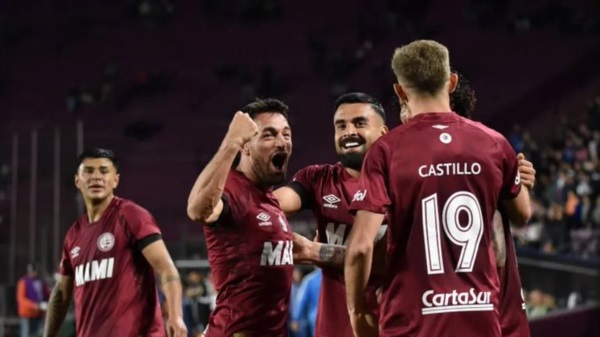 El ex Madryn, Rodrigo Castillo, convirtió el segundo de Lanús.