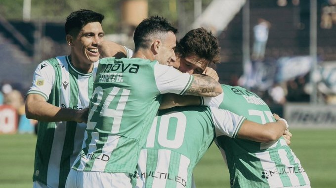El Taladro se hizo fuerte en Mendoza y venció a Independiente Rivadavia por 2-1.