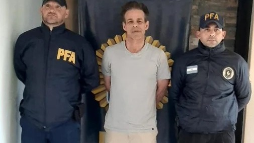 El piloto de aviones con negocios millonarios y de dudoso apego al Código Penal.