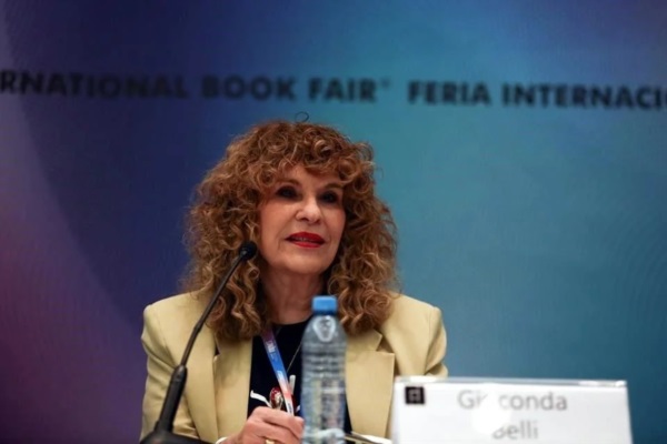 Gioconda Belli, se declaró "feliz y honrada" de recibir el premio.