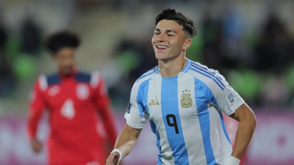 El delantero estrella del Sub-20, hoy en Bayer Leverkusen, rompió el silencio sobre su polémica partida libre de Vélez.
