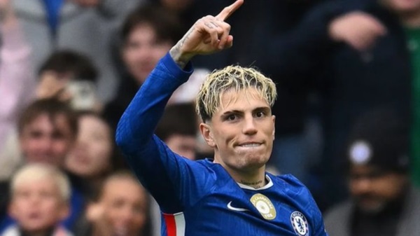 Alejandro Garnacho marcó en Stamford Bridge su primer gol con el Chelsea.