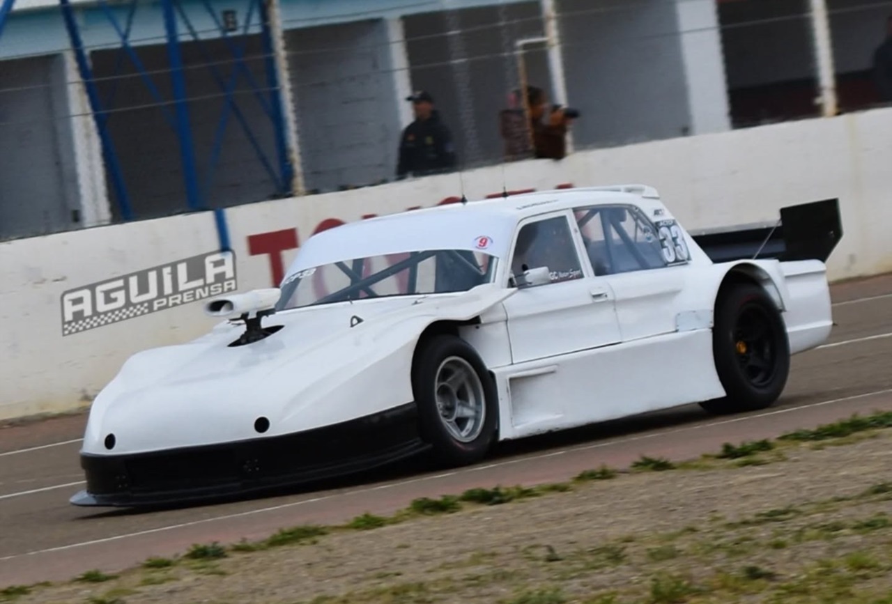Gustavo Micheloud (TC Patagónico, Aguila Prensa).