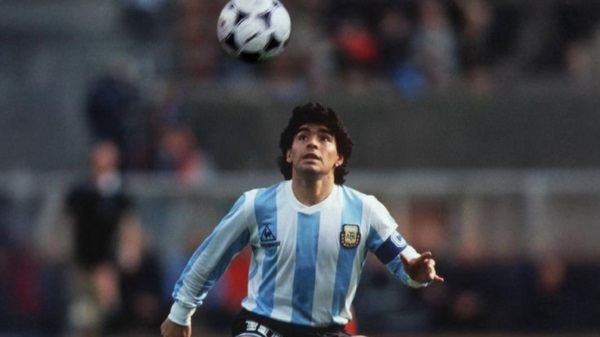 Un día como el de hoy, pero de 1960, llegaba a este mundo el barrilete cósmico que regó de gloria esta tierra. 