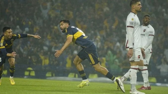 Gran noche de Milton Gimenez con un doblete en la Bombonera.