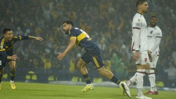 Gran noche de Milton Gimenez con un doblete en la Bombonera.