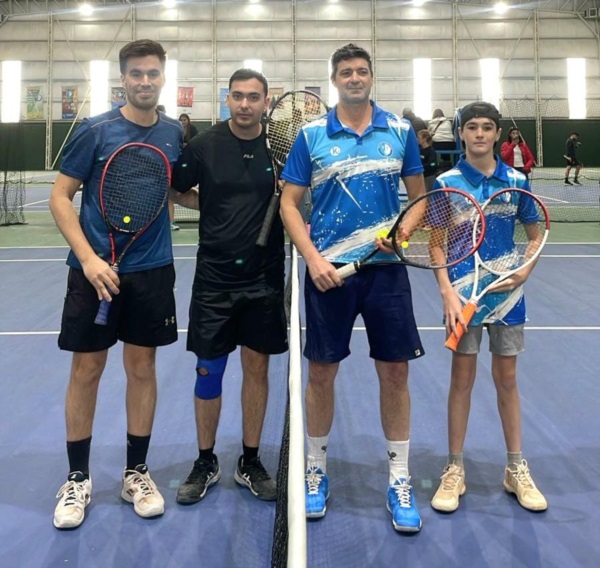 Ochoa-Lang y Sufritti-Sufritti (padre e hijo) se medieron en el dobles de 3° Caballeros.