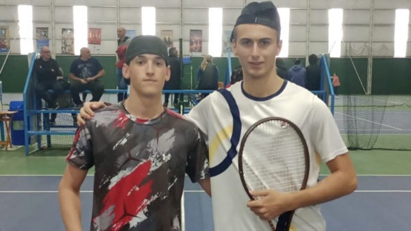 Joaquín Vulcano y Thiago Pavón, protagonistas de un partido de alto vuelo en 1°/2° categoría.