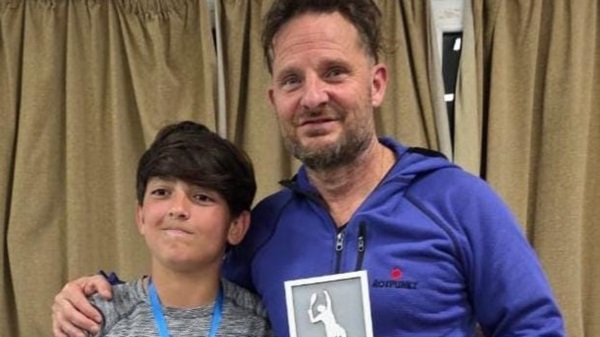 Lucio Vulcano y Daniel Benítez, protagonistas de una atrapante final de Tercera en la que se impuso el chico de sólo 12 años.