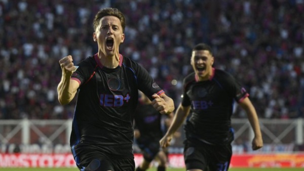 Tripichio convirtió el gol azulgrana a los 2 minutos de juego.