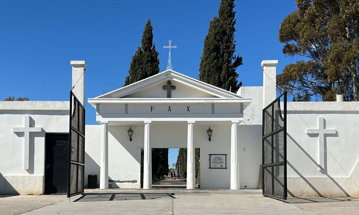 ¿Qué pasa en el Cementerio de Rawson?