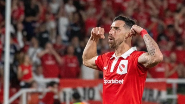 El Rojo derrotó a un Canalla alternativo en el Libertadores de América por la última fecha del Torneo Clausura.