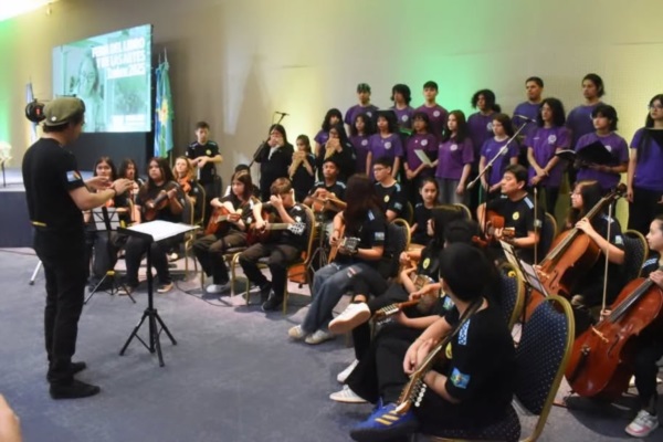El Coro Juvenil Municipal de Arte y la Orquesta Infanto Juvenil “Andrés Chazarreta” serán parte del concierto.