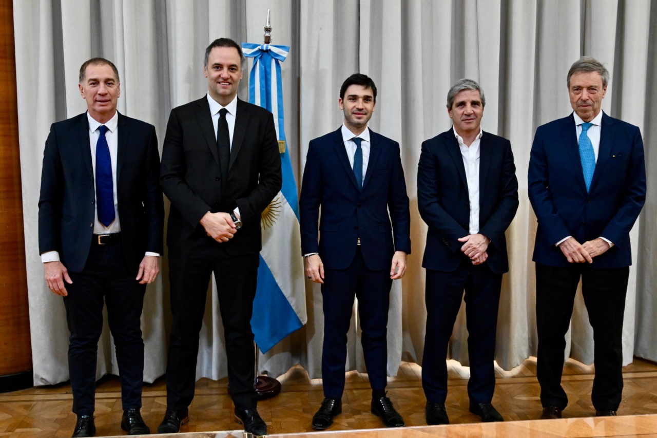 En fila. Santilli, Adorni, Torres, Caputo y Ormachea, de la CEPH.