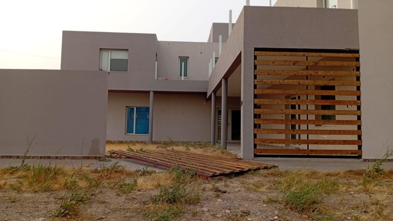 La expropiedad de Correa, afectada por el viento.