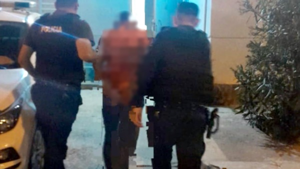 El hombre fue trasladado a la comisaría Quinta de Comodoro Rivadavia.