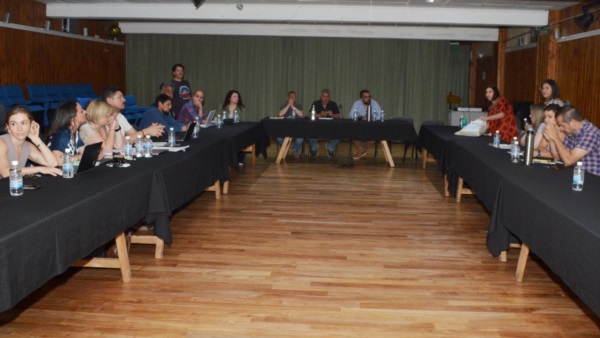Matías Taccetta junto a funcionarios y concejales de JxC.