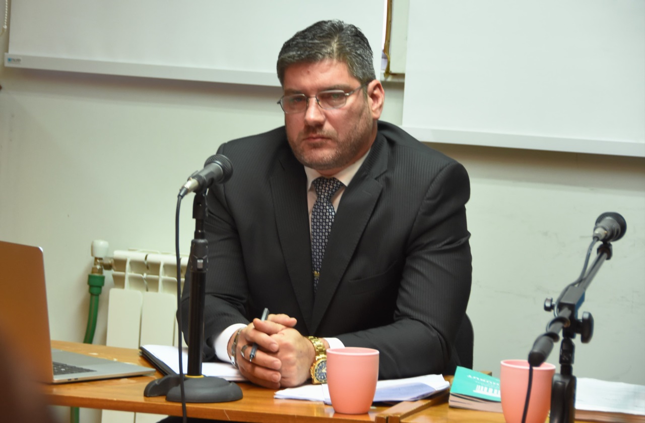 El abogado Bordier irá a juicio oral y público.