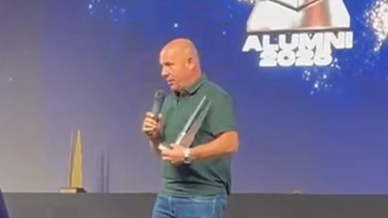 Ricardo Sastre fue premiado con el Alumni como mejor dirigente de la PN.