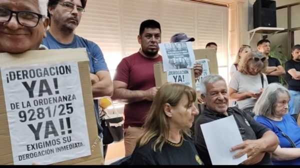 Vecinos contra el aumento de la luz.