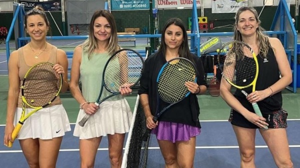 González/Allievi y Echegoy/Ayala, dos de las parejas protagonistas de Damas 3º.