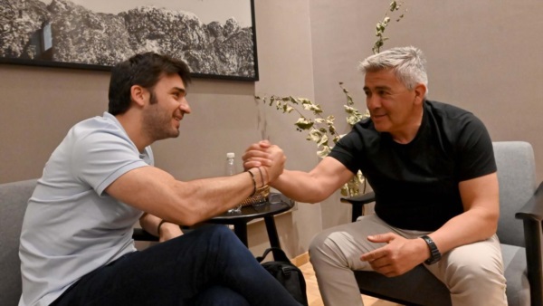 El gobernador también se reunió con el titular del municipio de Gobernador Costa, Miguel Gómez. 