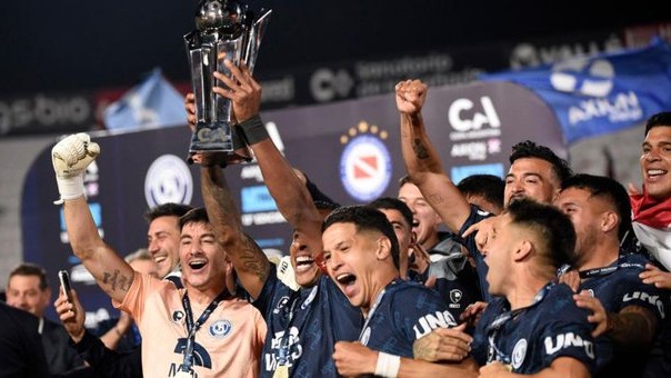 Luego de su impresionante victoria ante el Bicho, la Lepra mendocina se sumó al selecto grupo de clubes que conquistaron el torneo federal.
