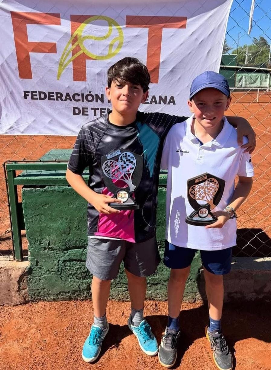 Los finalistas Sub 12 del Regional Lucio Vulcano (Tw) y Milo Doartero (BA).