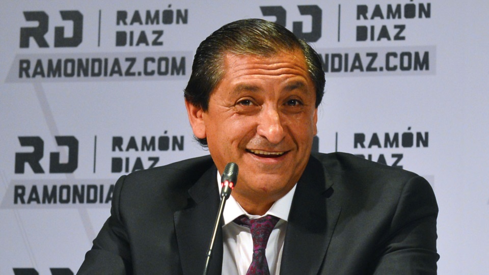 Ramón Angel Díaz. Habla, cuestiona y luego se disculpa.