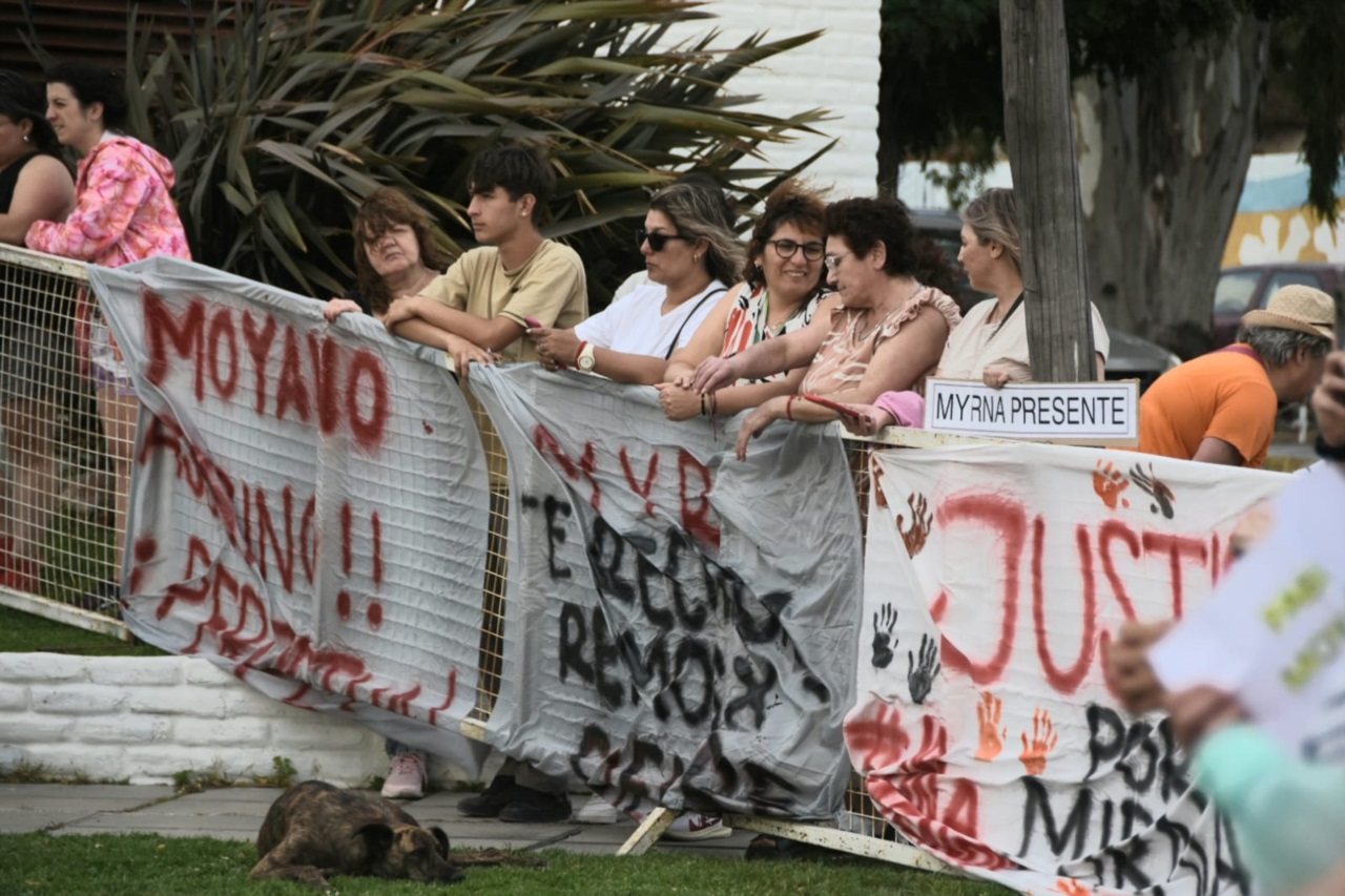 Los carteles pidiendo justicia por Myrna (Sergio Esparza)