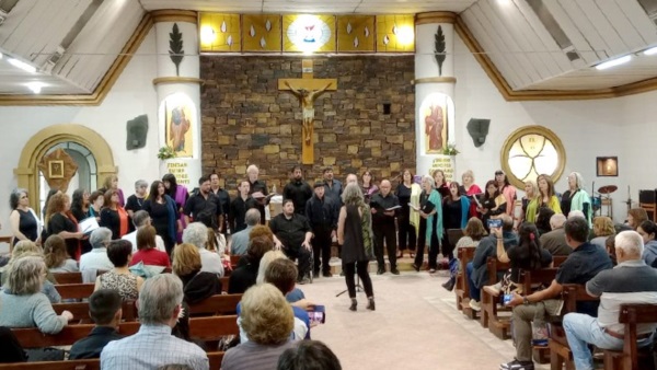Coro Municipal de Trelew dirigido por Andrea Freyer.