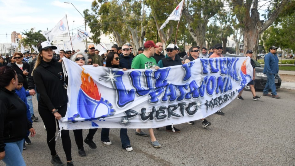 Luz y Fuerza presente.