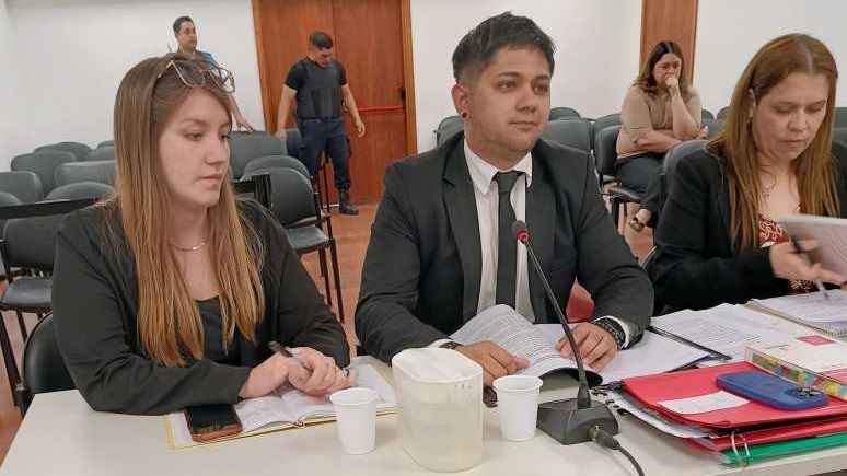 Luciana Coppini, Alexis Ubilla y Maira Ritter de la Fiscalía de Sarmiento.