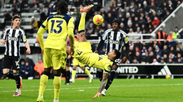 Cuti Romero es el mejor jugador defensor del Tottenham, pero también es el mejor delantero. 