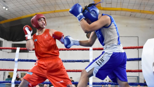 En la velada, hubo varias peleas preliminares.