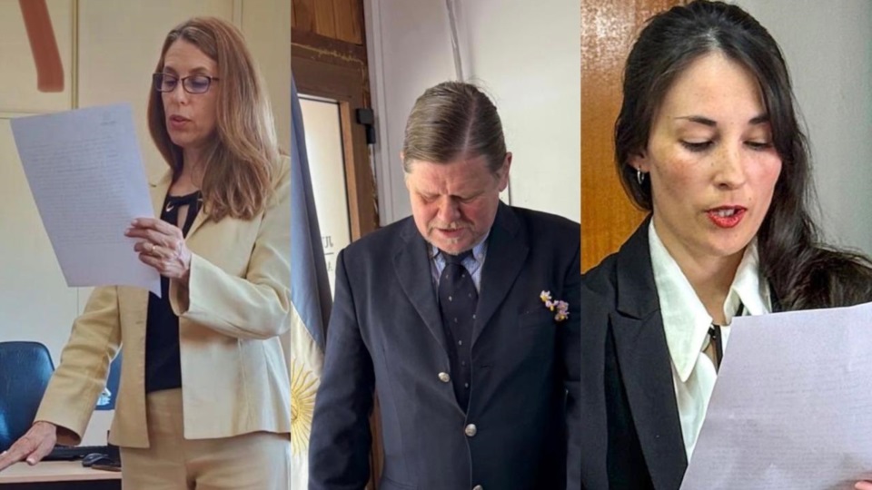 Sotelo, Borchardt y Urra Camarda en el momento del juramento. 