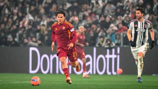 En medio de los rumores con Boca, Paulo Dybala fue titular en la Roma, que cayó ante Juventus.