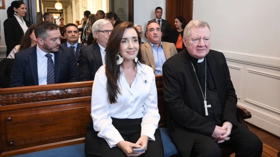 La Vicepresidenta Victoria Villarruel inauguró un oratorio en el Senado.
